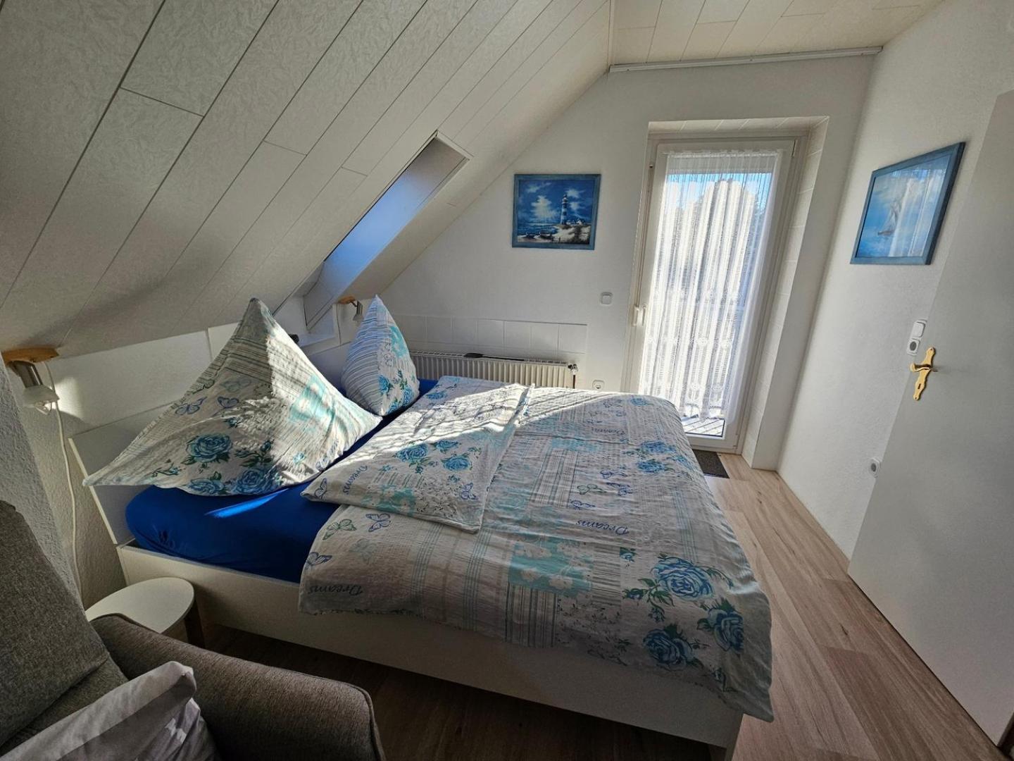Einzelzimmer mit Balkon